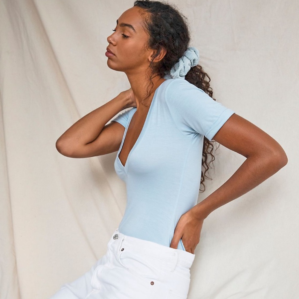 Free people v with it bodysuit - Picture 2 of 7
